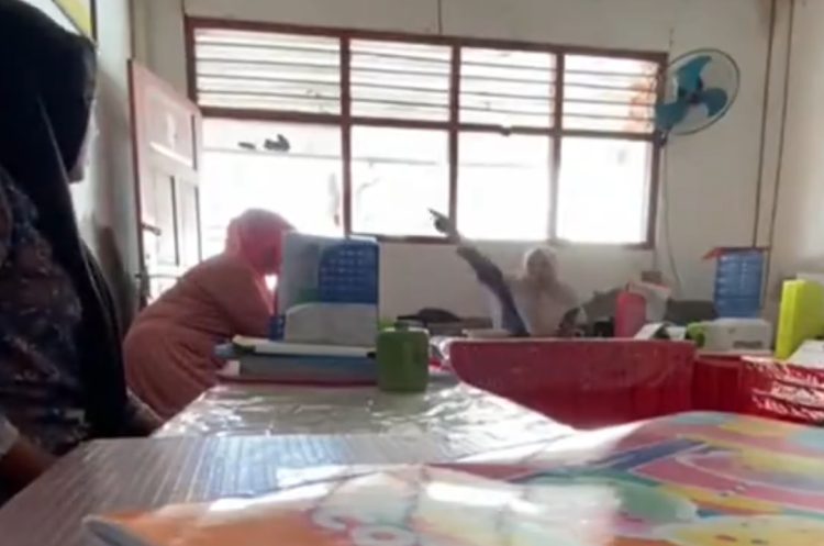 Diduga Dipicu Protes Kebijakan Sekolah, Guru Honorer di Jeneponto Dipecat Sepihak