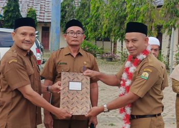 Kacabdin Bireuen Sertijabkan Enam Kepala SMA, SMAN 2 Samalanga Diarahkan Jadi SMK Negeri
