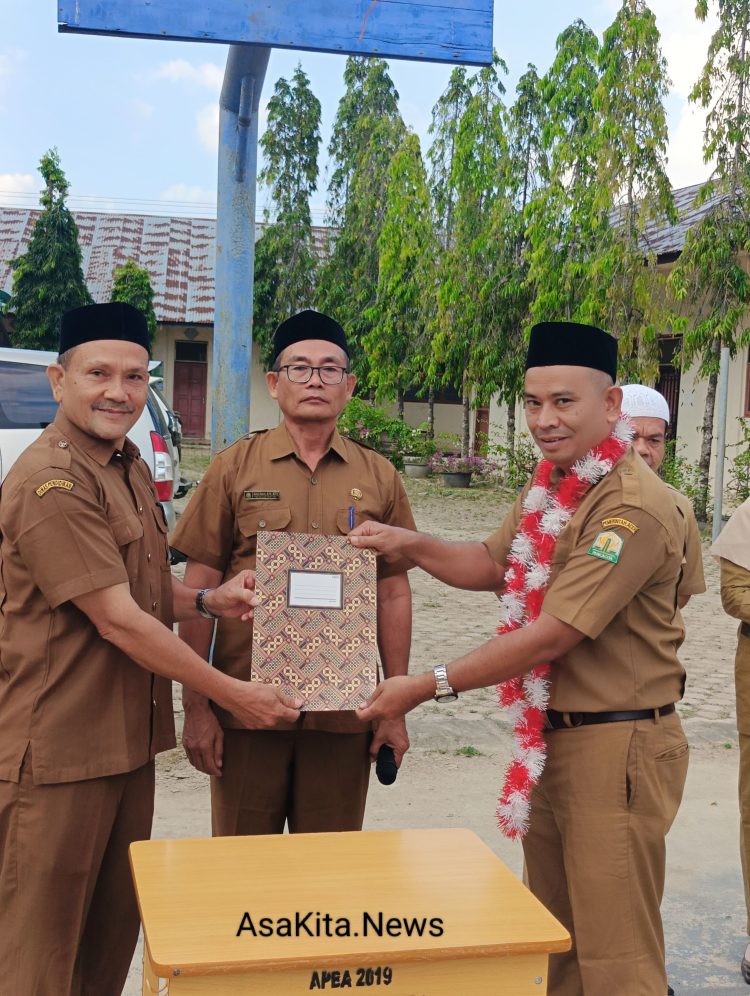 Kacabdin Bireuen Sertijabkan Enam Kepala SMA, SMAN 2 Samalanga Diarahkan Jadi SMK Negeri