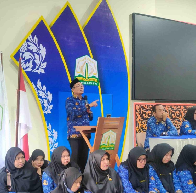 213 PPPK SMA, SMK, dan SLB Paruh Waktu Terima SK dari Gubernur, Kacabdin Bireuen Beri Arahan: Jangan Ceraikan Suami Karena Sudah PPPK.