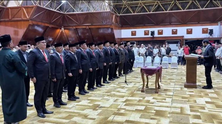 Mualem Lantik 25 Pejabat Eselon II, Berikut Daftar Nama dan Jabatannya