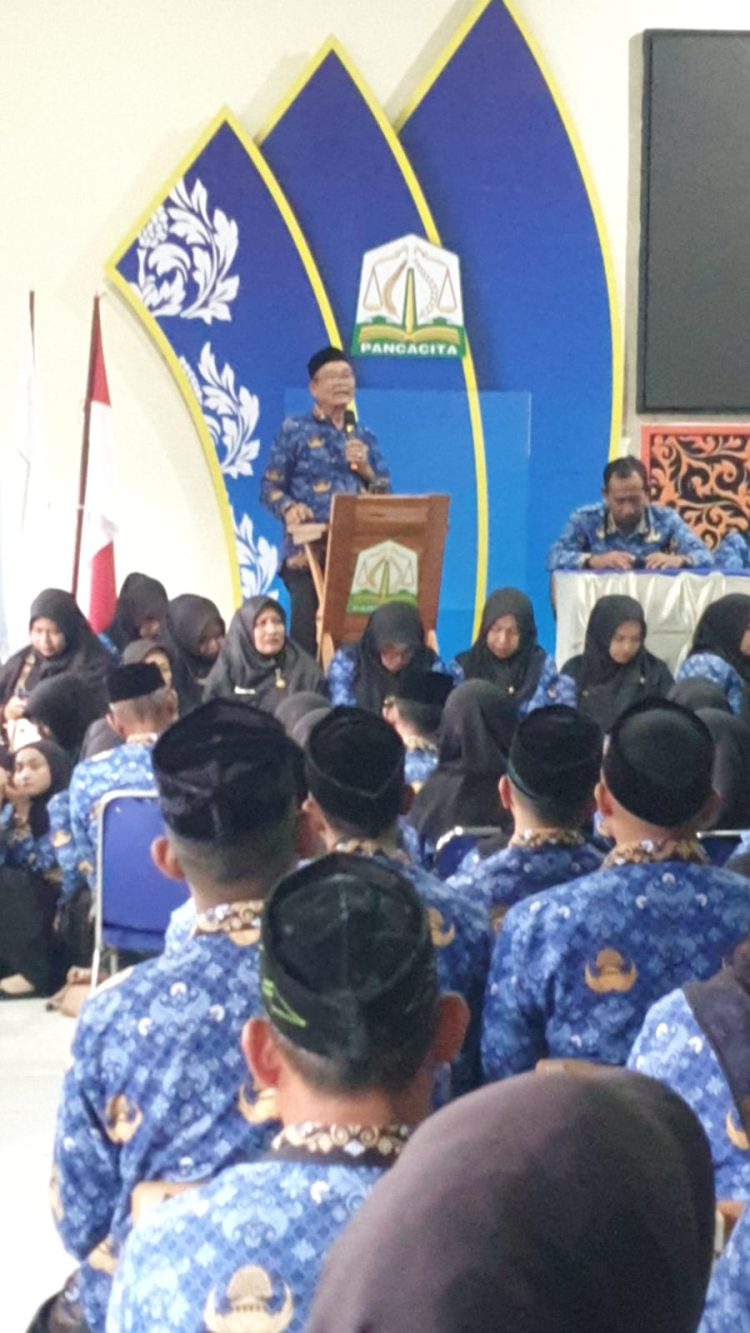 213 PPPK SMA, SMK, dan SLB Paruh Waktu Terima SK dari Gubernur Aceh, Kacabdin Bireuen Beri Arahan Humanis dan Menggelitik