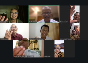 Alumni GABEA SMANTI’75 Bandung Sedekahkan 113 Pohon Durian ke SMKN 1 Simpang Mamplam