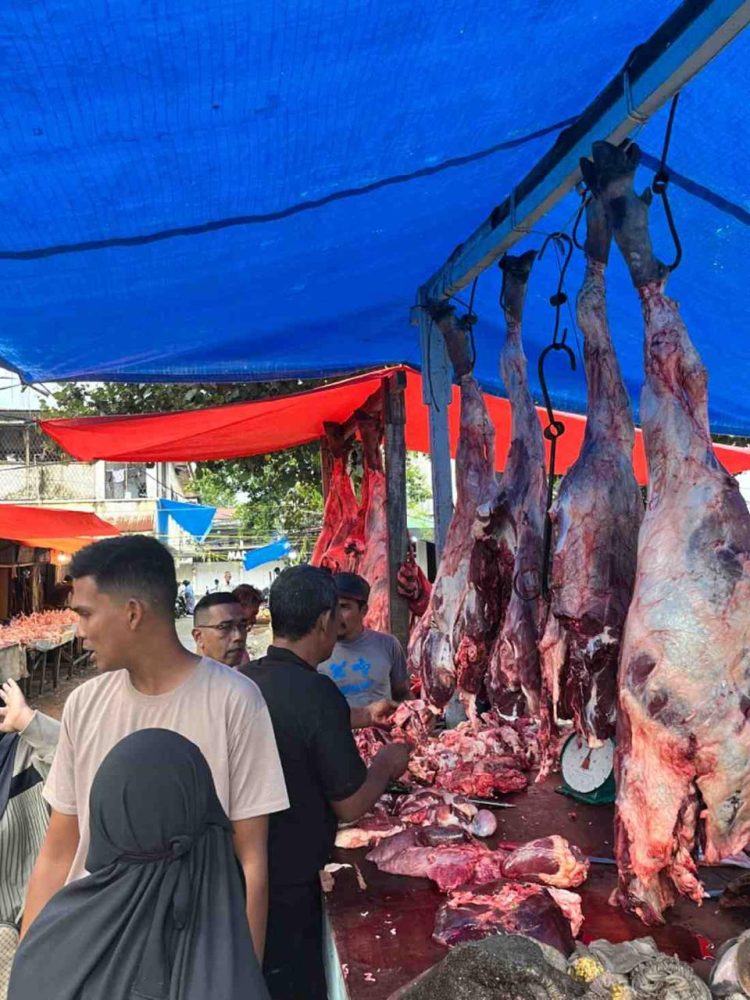 Hari Meugang Kedua, Harga Daging Rp. 170 Ribu per Kilo di Kota Banda Aceh, Warga Tetap Antusias Berbelanja
