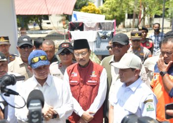 Wagub Aceh Dampingi Mendagri dan Mensos Tinjau Huntara serta Serahkan Bantuan Korban Bencana di Pidie Jaya
