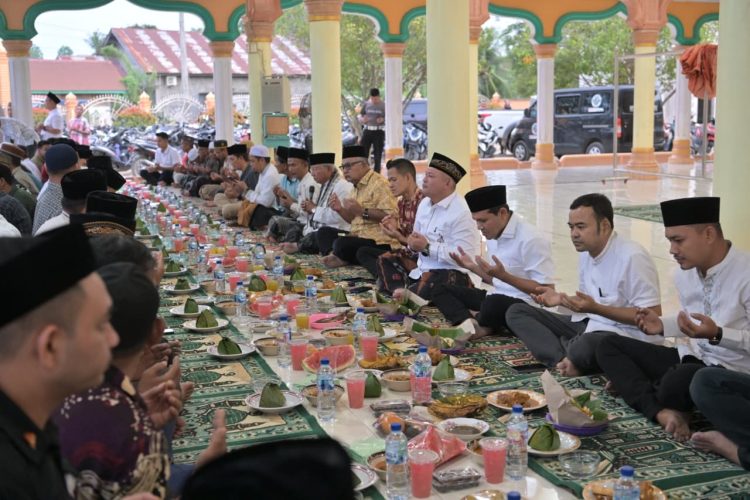 Wagub Aceh Buka Puasa Bersama Warga Matang Drien