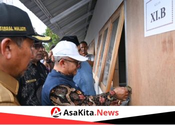 Mendikdasmen Resmikan 6 Ruang Kelas Darurat di SMA Negeri 2 Mereudeu Kabupaten Pidie Jaya Aceh