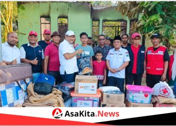PMI Bireuen Gerak Cepat Salurkan Bantuan, Dua Anak Yatim Kehilangan Rumah akibat Kebakaran di Cot Rabo Tunong