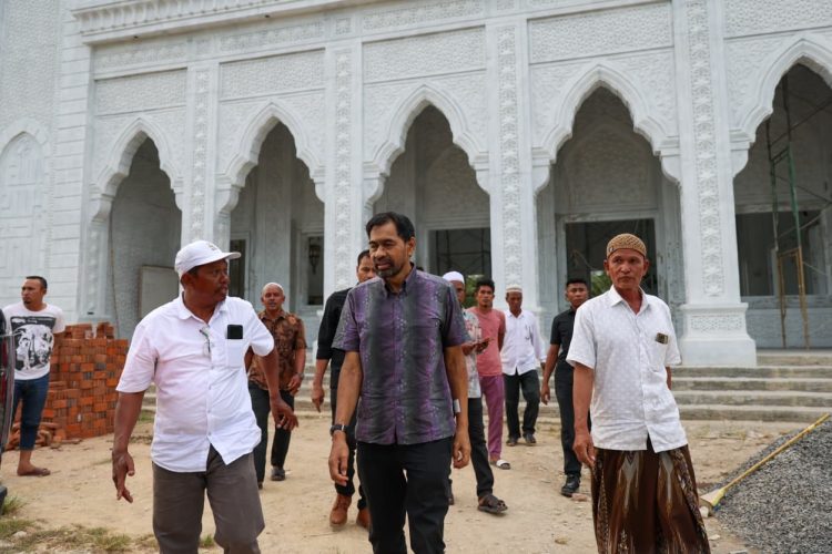 Kisah Mualem Membangun Masjid di Kampung Halaman Aceh Utara