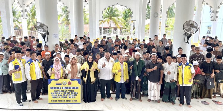 Ketua Umum PPA Kunjungi Pesantren Abiya Jeunib: Visi Pendidikan Generasi Hebat, Serahkan 500 Tas Bantuan untuk Santri Korban Bencana