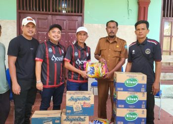 PSKR Serahkan Bantuan Untuk Korban Bencana Kebakaran di terima langsung Oleh Keuchik Gampong Kota Fajar