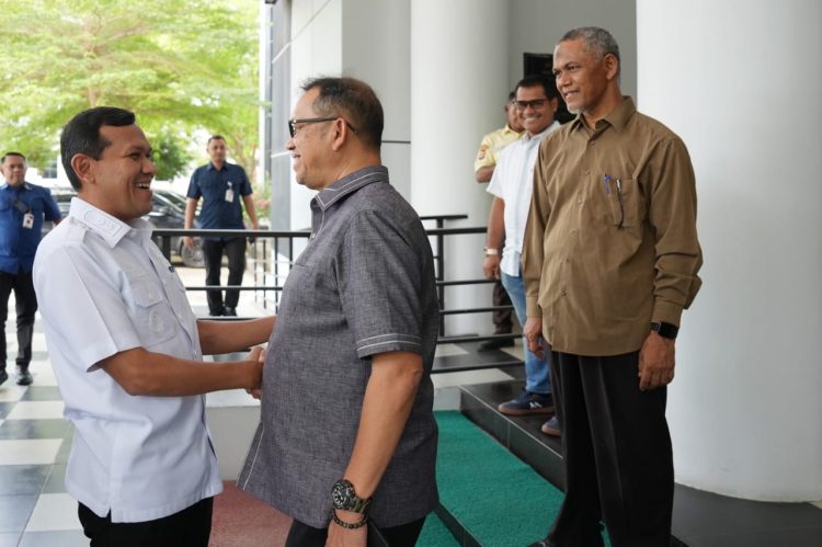 Rektor USK Apresiasi Langkah Wagub Aceh Lanjutkan Studi Magister Manajemen