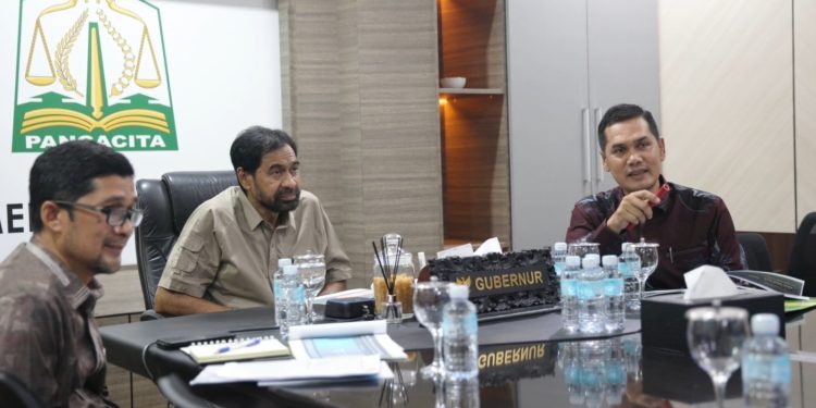 Mualem Pimpin Rapat Validasi Data JKA Bersama Sekda dan Dinas Kesehatan