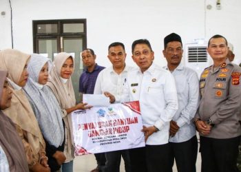 Bupati Pidie Jaya Serahkan Bantuan Jadup untuk Korban Bencana, Percepat Pemulihan Ekonomi Warga