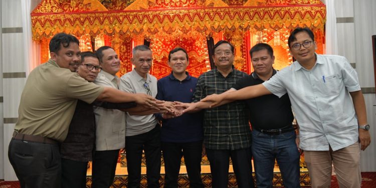 Wagub Aceh Fadhlullah Mediasi Persilisihan APBK, Pemkab dan DPRK Aceh Singkil Capai Kesepakatan