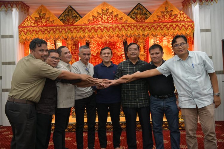 Wagub Aceh Fadhlullah Mediasi Persilisihan APBK, Pemkab dan DPRK Aceh Singkil Capai Kesepakatan