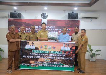 Pemkab Pulau Buru Kirim 2.000 Botol Minyak Kayu Putih untuk Korban Bencana Aceh