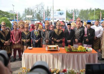 WAGUB ACEH AJAK PERKUAT SINERGI DAN PEMBANGUNAN BERKELANJUTAN PADA HARI JADI KE-27 ACEH SINGKIL