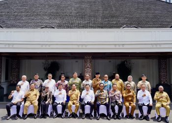 Mualem Hadiri Silaturahmi Bersama Menko Polkam, Dorong Harmonisasi Pusat-Daerah