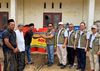 PLN UID Aceh Salurkan Bantuan Air Bersih dan Sarana Ibadah untuk Korban Banjir Pidie Jaya