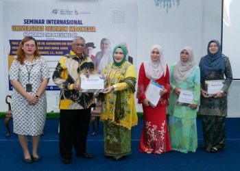 Rektor Universitas Deztron Indonesia Prof. Adjunct Dr. Marniati Mengangkat 3 Visiting Profesor Pakar AI dan Bisnis Antar Bangsa