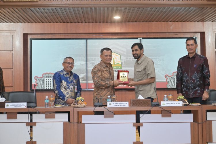 Terima Kunjungan Gubernur Jawa Tengah, Mualem Perkuat Sinergi Antar Daerah