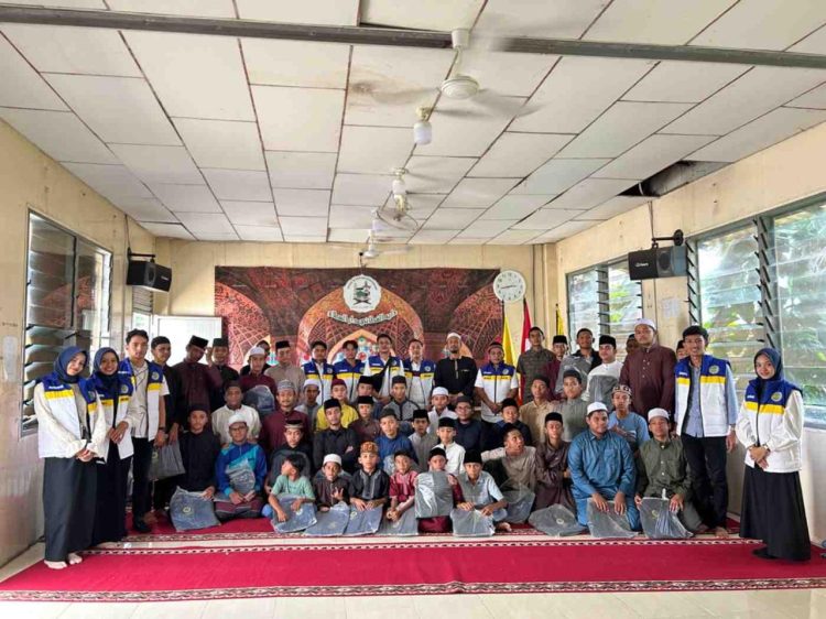 Perkuat Pendidikan di Aceh, AMMPA Salurkan Ratusan Bantuan Paket Belajar di Dayah Al-Fathani Darussalam