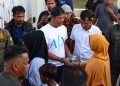 Mualem Bagikan Uang Meugang dari Dana Pribadi, Seribuan Warga Datangi Meuligoe Gubernur Aceh