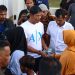 Mualem Bagikan Uang Meugang dari Dana Pribadi, Seribuan Warga Datangi Meuligoe Gubernur Aceh