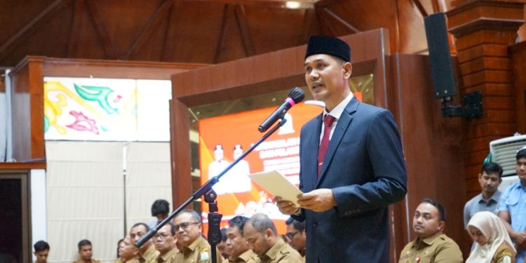Sekda Aceh Lantik Pejabat Administrator dan Pengawas, Tekankan Percepatan Kinerja Pemerintah