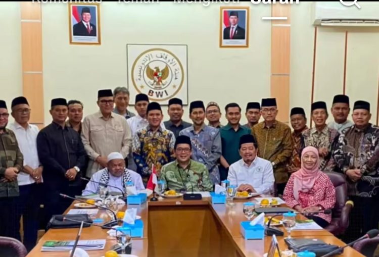 Pemerintah Aceh Perkuat Status Wakaf Blang Padang, Dokumen Sejarah Diserahkan ke BWI Pusat