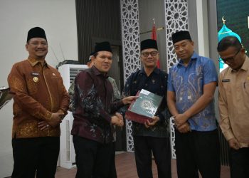 Wagub Aceh Salurkan 50.000 Al-Qur’an Bantuan Kerajaan Arab Saudi untuk Masjid dan Dayah
