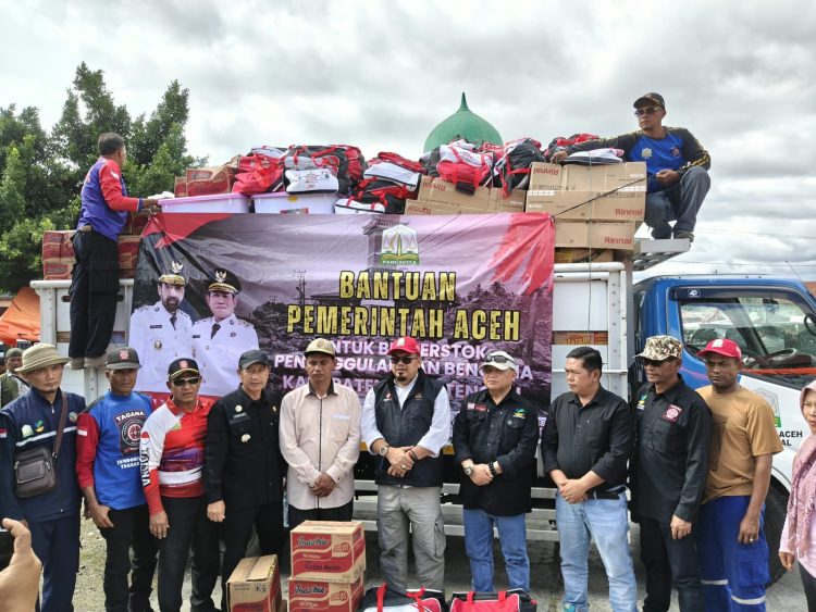 Instruksi Mualem, Dinsos Aceh Gerak Cepat Salurkan Bantuan untuk Korban Kebakaran Jeget Ayu