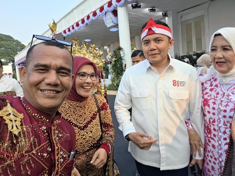 Guru MAN 3 Banda Aceh Dr. Juliana Hadiri Upacara HUT ke-81 RI di Istana Negara